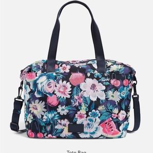 NWT Vera Bradley Reactive Tote in Garden Picnic